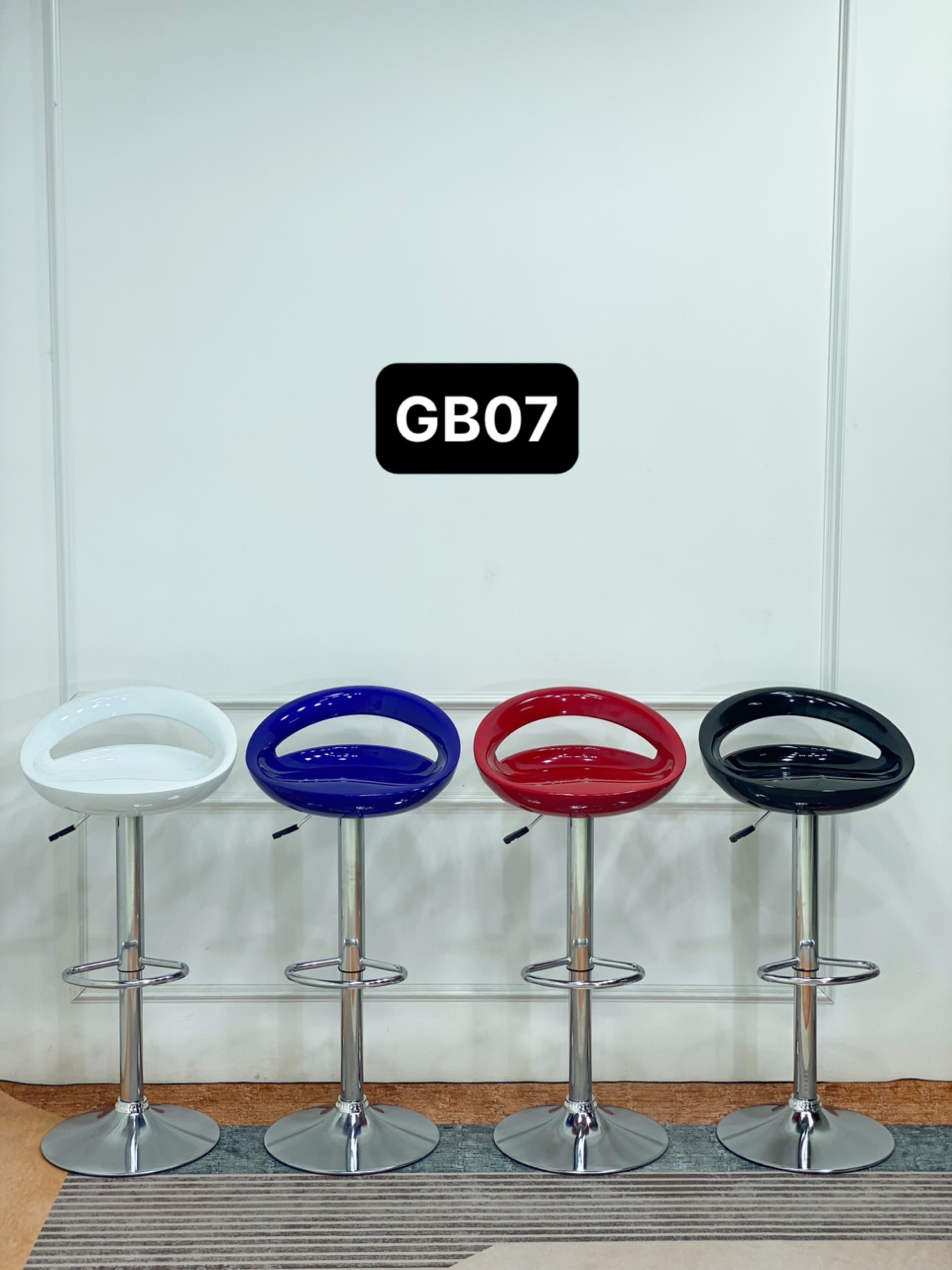 ghe-bar-nhua
