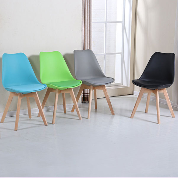 ghe-eames-chan-go-boc-dem